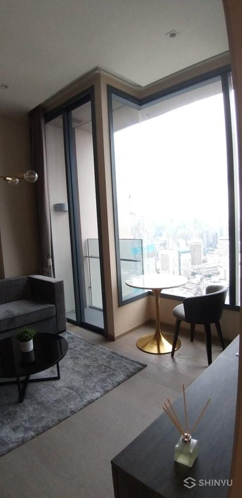 เช่า Esse Asoke