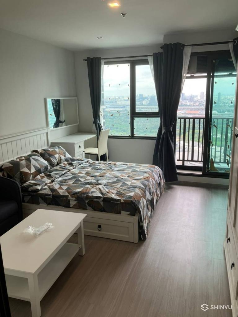 Life Ladprao 702 room for rent